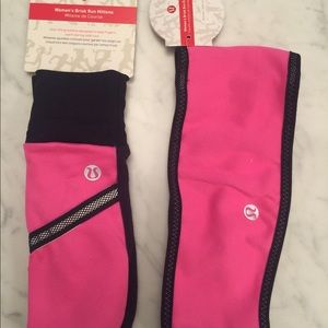 Lululemon brisk run mittens and ear warmer.